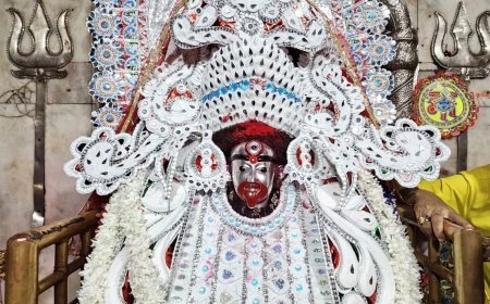 তারাপীঠে তারা পুজিত কোজাগরী রূপে