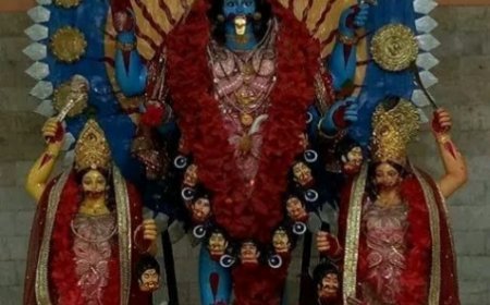 কালিয়াগঞ্জে বয়রা কালীর ভোগে বৈচিত্র্য