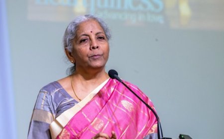 কেন্দ্রীয় অর্থ ও কর্পোরেট বিষয়ক মন্ত্রী শ্রীমতী নির্মলা সীতারমন কর্ণাটকের বল্লারিতে কর্ণাটক গ্রামীণ ব্যাঙ্কের বাণিজ্যিক বিভিন্ন উদ্যোগের পর্যালোচনা করেছেন