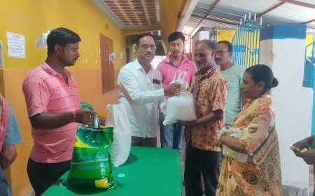 ছট পূজা উপলক্ষ্যে কালিয়াগঞ্জে চাল গম বিতরণ