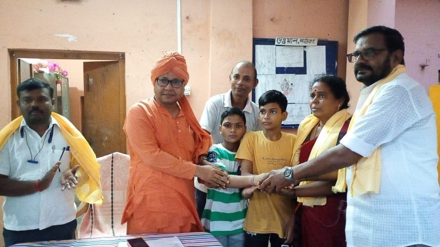 নতুন বাবা মা পেল দুই ভাই