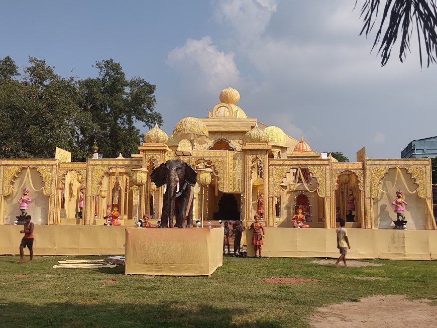 রাজস্থানের রাজবাড়ীর আদলে কালিয়াগঞ্জে কালি পূজা