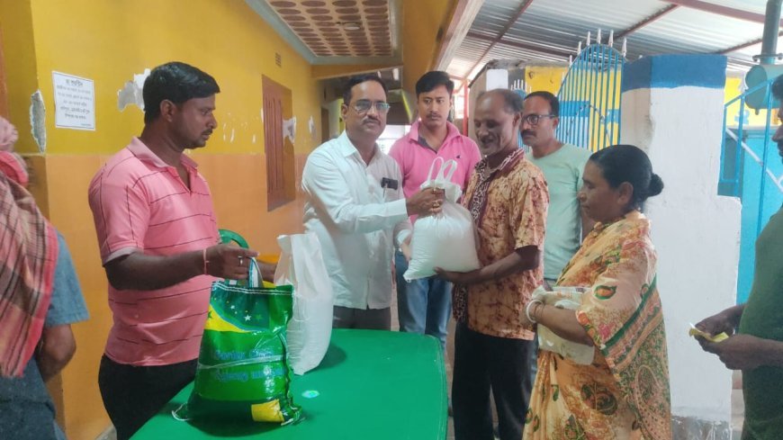 ছট পূজা উপলক্ষ্যে কালিয়াগঞ্জে চাল গম বিতরণ