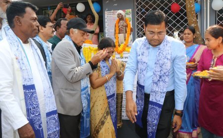 সুন্দরবনের স্কুলে বিরসা মুন্ডার আবক্ষ মূর্তির  উন্মোচন 