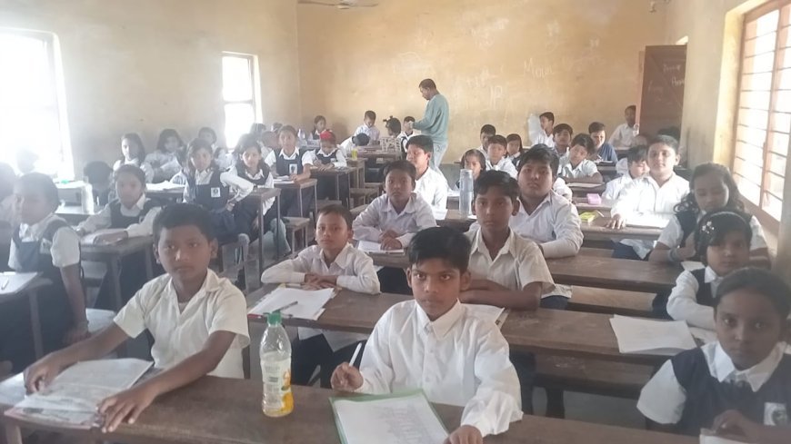 মেধা উৎকর্ষ পরীক্ষা কালিয়াগঞ্জে 