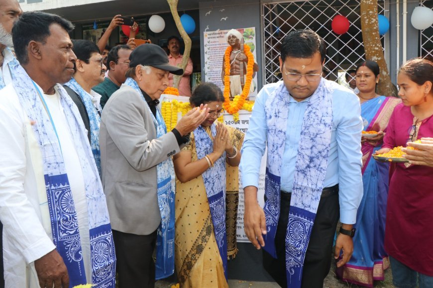 সুন্দরবনের স্কুলে বিরসা মুন্ডার আবক্ষ মূর্তির  উন্মোচন 
