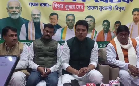 উত্তর দিনাজপুরে দলীয় নেতৃত্বের সঙ্গে বৈঠক বিপ্লব দেবের