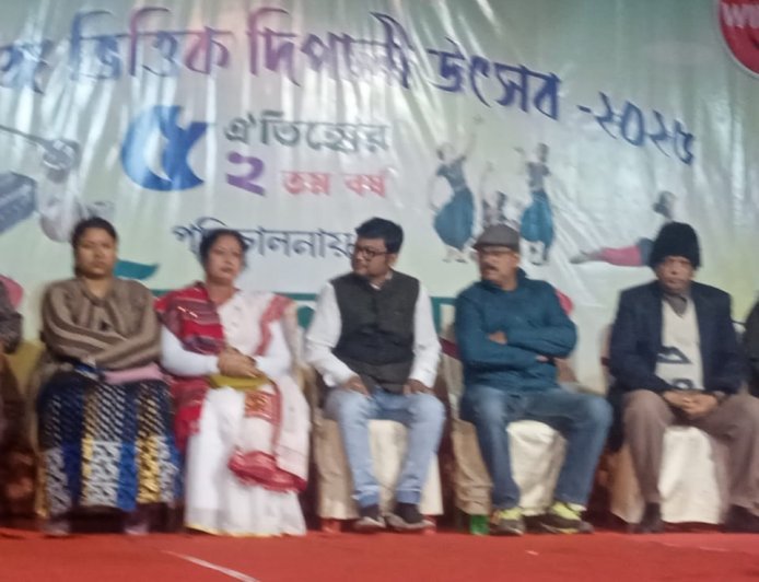 কালিয়াগঞ্জে প্রতিবাদ ক্লাবের দীপালি উৎসব পালিত