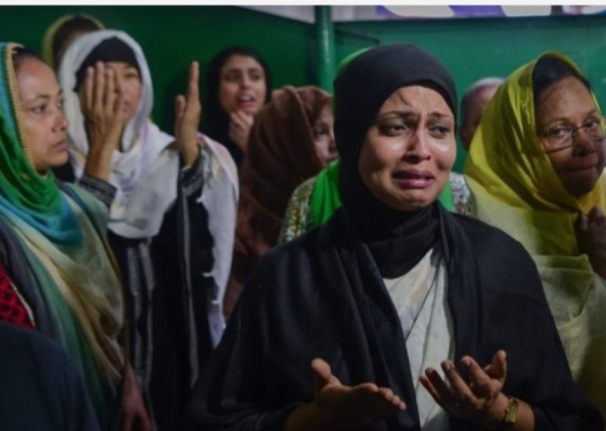 ধর্মের মুখোশে দ্বিচারিতা: বর্তমান বাংলাদেশের এক নীরব বাস্তবতা