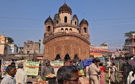 প্ল্যাস্টিক মুক্ত জয়দেব মেলা: রাত পোহালেই মকর স্নান