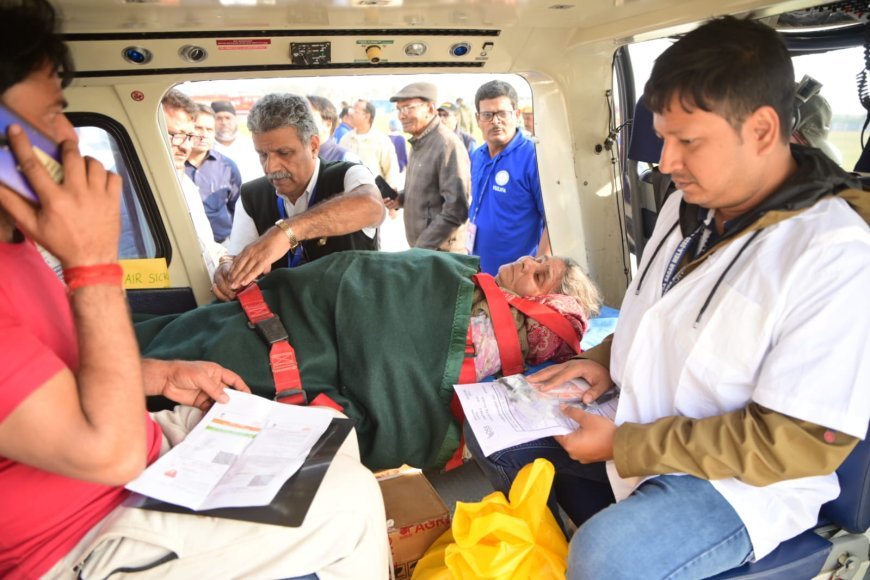 সাগর মেলা থেকে ইতিমধ্যেই দুজন ভিন রাজ্যের অসুস্থ ব্যক্তিকে হেলিকপ্টারে করে কলকাতায় আনা হয়েছে 