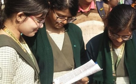 মাধ্যমিকের তৃতীয় দিনে খোশ মেজাজে পরীক্ষার্থীরা, সহজ প্রশ্নের স্বস্তির সূচনা