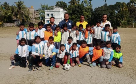 চম্পাহাটির মাঠে খুদে ফুটবলারদের নিবিড় প্রশিক্ষণ