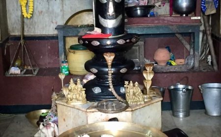 কাশী থেকে শিবলিঙ্গ আনা হয়েছিল কেশবেশ্বর মন্দিরে