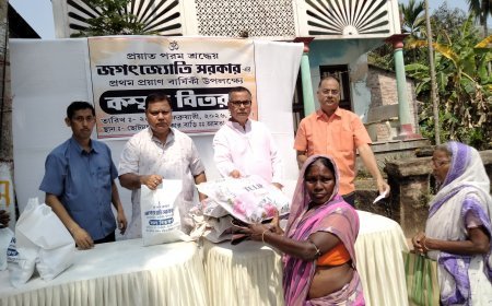 আমতায় দুস্থদের কম্বল বিতরণ 