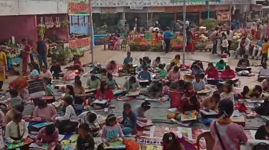 পুষ্প প্রদর্শনীতে বসে আঁকো প্রতিযোগিতা