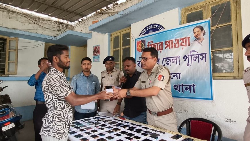 হারিয়ে যাওয়া ৫০ টি মোবাইল ফোন ও সাইবার প্রতারণার দেড় লাখ টাকা ফেরত