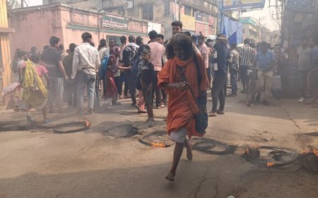 নাবালিকার রহস্যমৃত্যু পথ অবরোধ