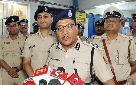 নির্বাচনের প্রস্তুতি দেখতে বারুইপুর থানায় এলেন ডিআইজি প্রেসিডেন্সি রেঞ্জ