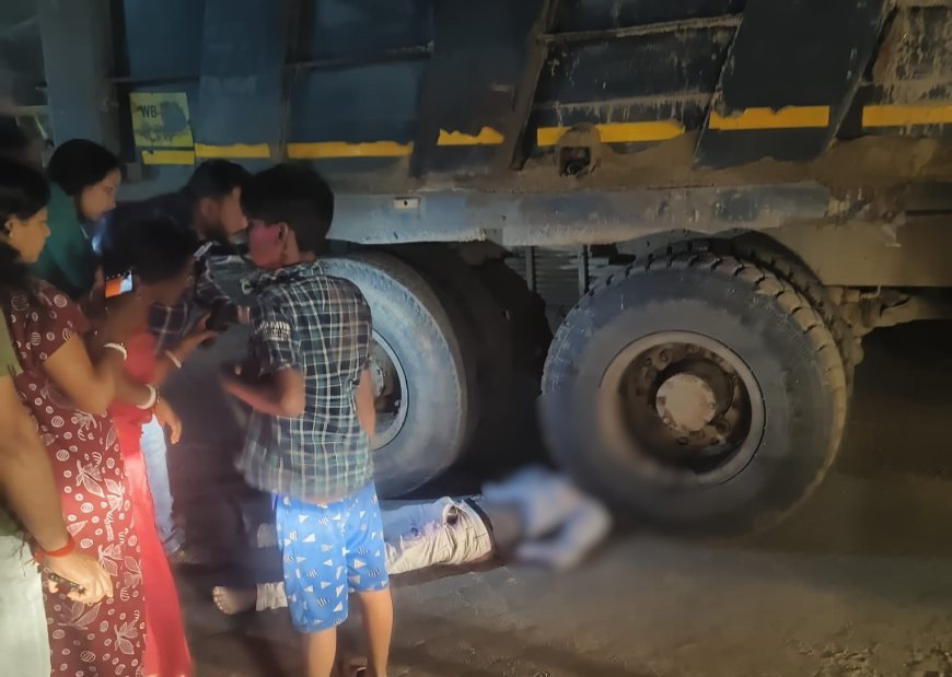 বোলপুরে ডাম্পারের ধাক্কায় আদিবাসী যুবকের মর্মান্তিক মৃত্যু, ক্ষোভে ফেটে পড়ল এলাকাবাসী