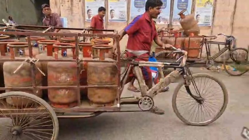 যুদ্ধ পরিস্থিতিতে গ্যাসের 'আকাল' হাওড়াতে