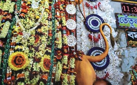 ভদ্রেশ্বর তেঁতুলতলার জাগ্রত জগদ্ধাত্রী মায়ের পুজো দিয়ে প্রচারে নামলেন বিজেপির দিলীপ সিং