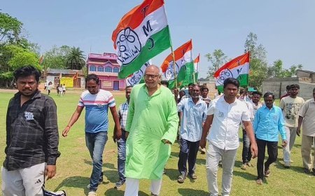 বোলপুরে ‘প্রতিজ্ঞা পত্র’ ঘিরে চরমে রাজনৈতিক তরজা, উন্নয়নের প্রতিশ্রুতি বনাম বিরোধীদের তোপ