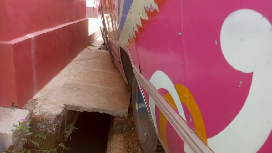 চিনপাইয়ে দুর্ঘটনার কবলে বাস