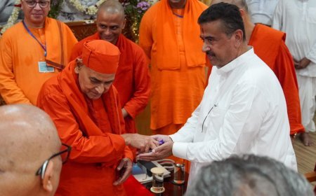 বেলুড় মঠে মুখ্যমন্ত্রী