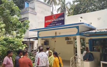 শান্তিনিকেতনে পুলিশি আচরণের অভিযোগে উত্তেজনা, থানার সামনে বিক্ষোভে গ্রামবাসীরা