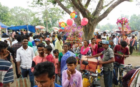 বাঁকুড়া ছাতনা থানার  ঝাঁটিপাহাড়িতে শতাব্দী প্রাচীন মেলা 'হুজুক গাজন"