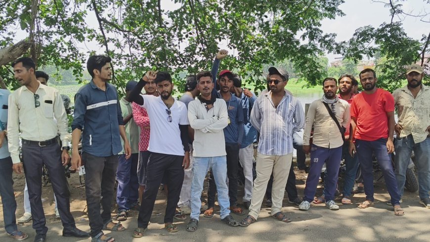 পেট্রোলের মূল্যবৃদ্ধির প্রতিবাদে বোলপুরে র‍্যাপিডো চালকদের দু’দিনের ধর্মঘট