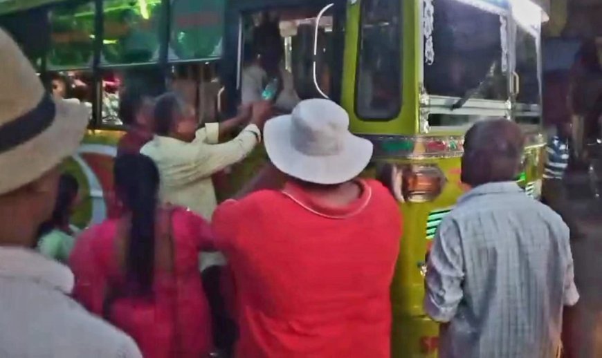 হাওড়ায় 'ড্রাইভার ডে' পালন পরিবহণ শ্রমিক সংগঠনের, সম্মান জানিয়ে ড্রাইভারদের হাতে ফুল, মিষ্টি ও মানপত্র প্রদান