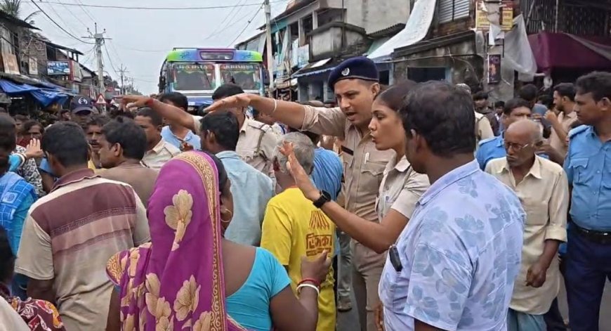 গঙ্গাসাগরের বামনখালি বাজারে জল নিকাশির দাবিতে পথ অবরোধ, পুলিশের হস্তক্ষেপে পরিস্থিতি স্বাভাবিক