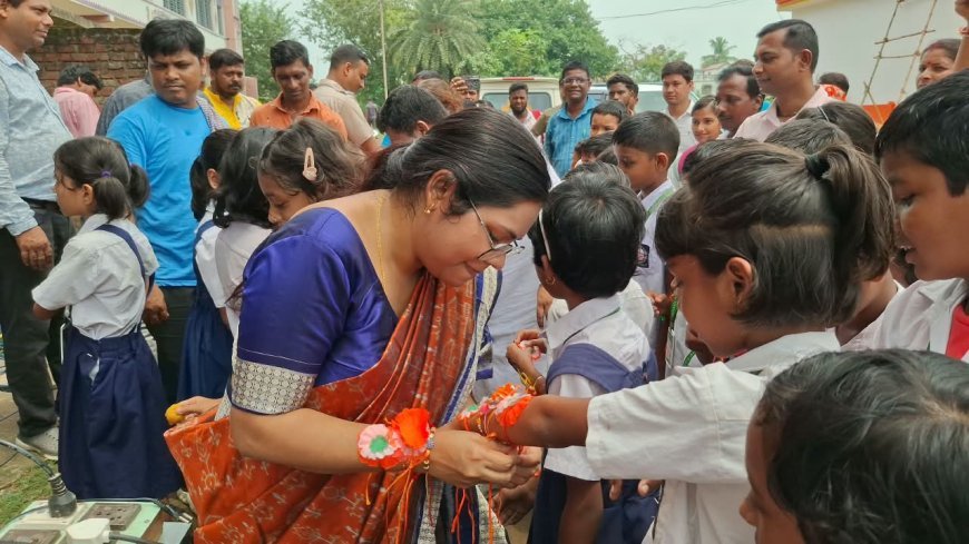 খয়রাসোল থানার উদ্যোগে রাখী উৎসবে পথ নিরাপত্তা সচেতনতা কর্মসূচি
