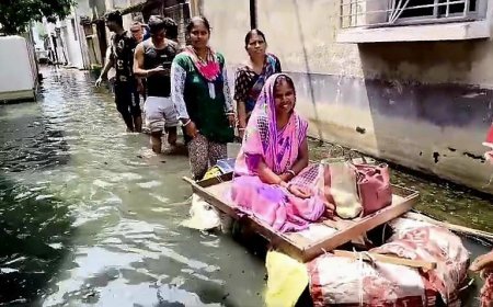 ‘খাল পরিষ্কার হয়, জল নামে না’, কোনা খালিয়ায় ক্ষোভে পথ অবরোধ বাসিন্দাদের